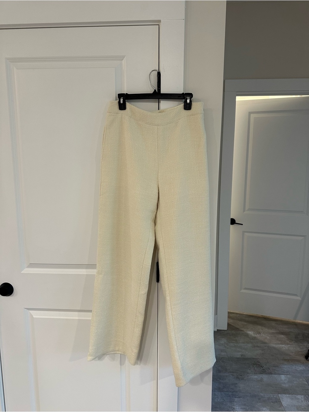 NWOT VICI Cream Wide-Leg Textured Pants